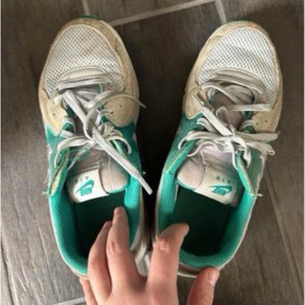 Nike Airmax; Women’s 7.5